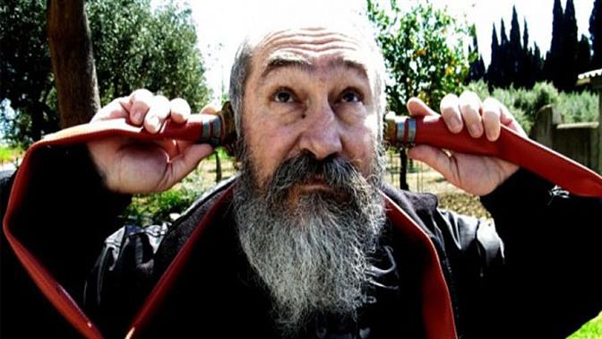 Ο Τζίμης Πανούσης κατέρρευσε επί σκηνής