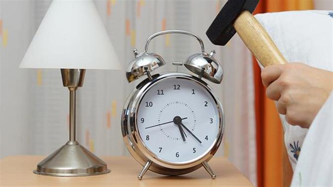 Πατάς snooze στο ξυπνητήρι; Έχεις καλή κοινωνική ζωή