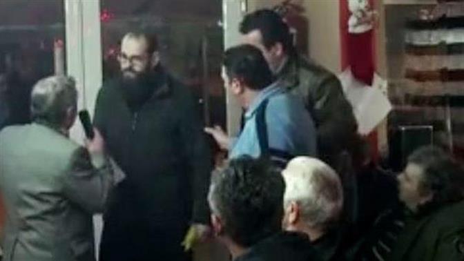 Viral: Ο ιερέας που τα έβαλε με οπαδούς του Σώρρα