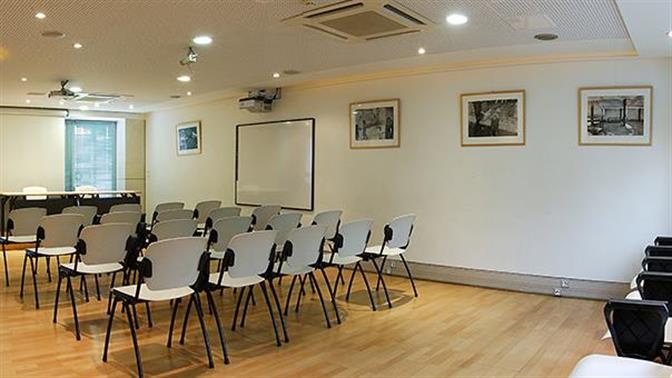 Σχολή σύγχρονων γονέων στον Πολυχώρο Μεταίχμιο