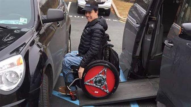 10 λόγοι για να μην παρκάρεις σε θέσεις αναπήρων