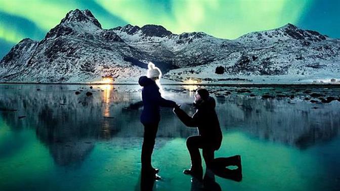 Μια απίστευτη πρόταση γάμου κάτω απ' το Βόρειο Σέλας!