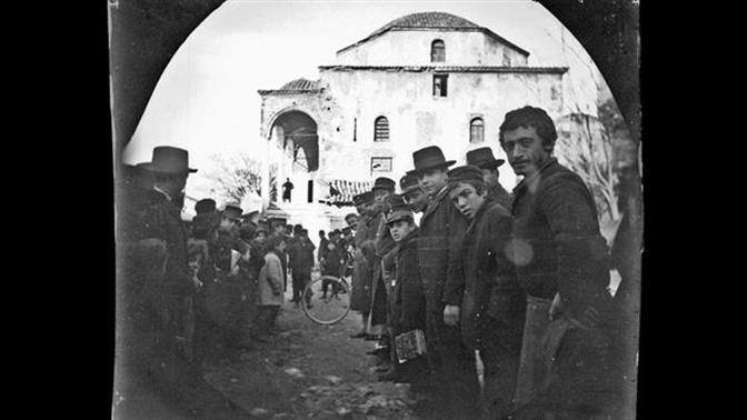 Μια βόλτα στο Μοναστηράκι άλλων εποχών