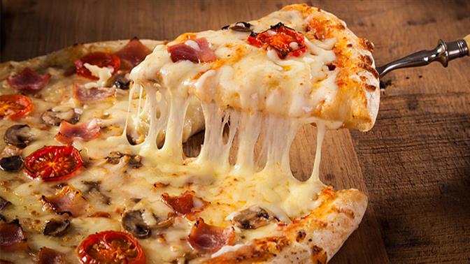 Πείνασες; Στην πίτσα μας- τρεις συνταγές για να τη φτιάξεις σπίτι