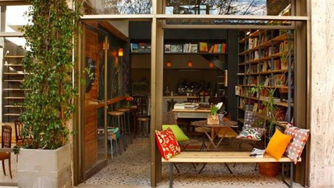 Σαββατιάτικες εμπειρίες κάτω απ’ την Ακρόπολη