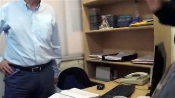 Ο Ρουβίκωνας τραμπουκίζει γιατρό που έπαιρνε φακελάκι