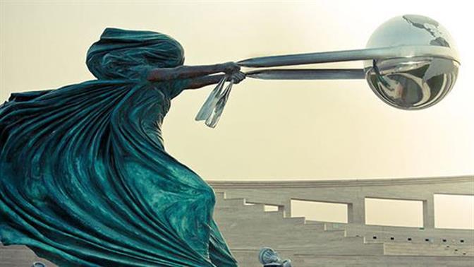 Γλυπτά που αψηφούν τη βαρύτητα