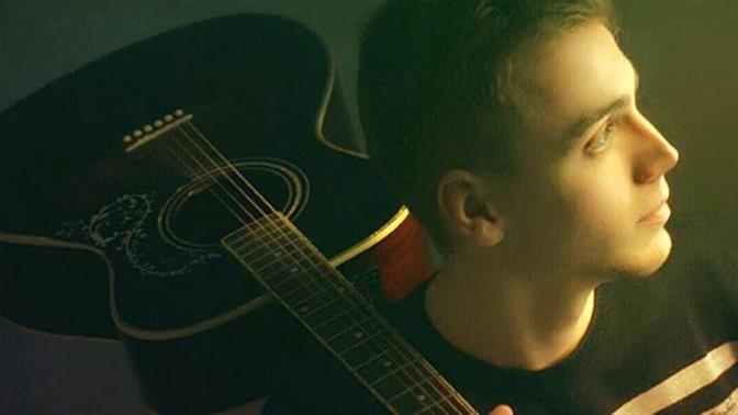 Νέο κομμάτι από τον Πέτρο Κατσουρίδη! 