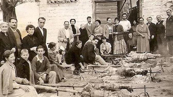 Νοσταλγικές φωτογραφίες από το Πάσχα άλλων δεκαετιών