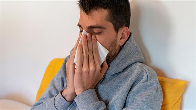 Πώς θα ξεχωρίσεις τον κορωνοϊό από το κρυολόγημα και τη γρίπη