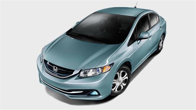 Ο Σαρακάκης δίπλα στη τρίτη ηλικία