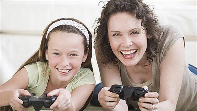 Είναι αλήθεια: Και οι… Μαμάδες παίζουν video games!