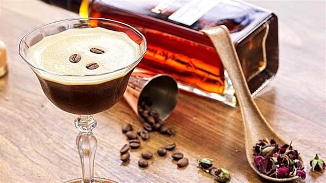 Ανακαλύπτουμε το ελληνικό καλοκαίρι με Metaxa  