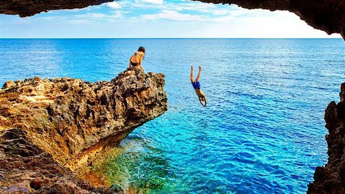 When I say Ayia, you say Napa: Τι να κάνεις στο στολίδι της Κύπρου