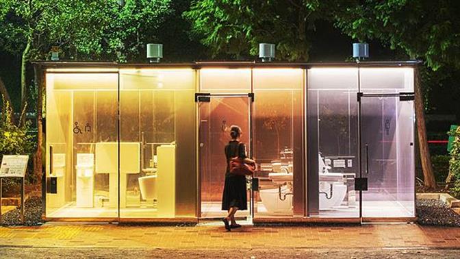 Δημόσιες τουαλέτες με... διαφάνεια στο Τόκιο