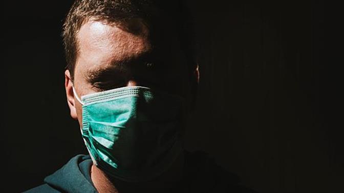 Ξεχάστε για φέτος το ρεβεγιόν, λένε οι επιδημιολόγοι