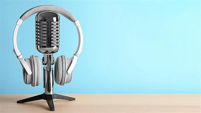 10 ελληνικά Podcasts για συντροφιά στην καραντίνα