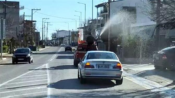 Αγιασμό με υδροφόρα κάνανε στη Λαμία για το καλό