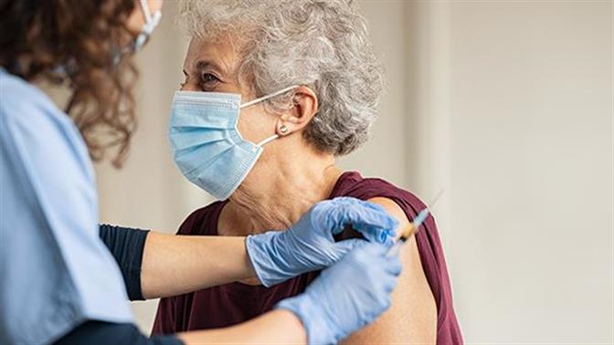 Μετάλλαξη Όμικρον: Δύο δόσεις Pfizer σταματούν το 70% των νοσηλειών