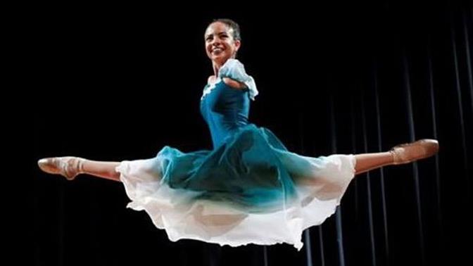 16χρονη μπαλαρίνα χωρίς χέρια κατάφερε το ακατόρθωτο