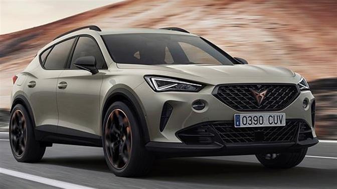 H Cupra προωθεί το lifestyle με την Wilson και De Antonio Yachts