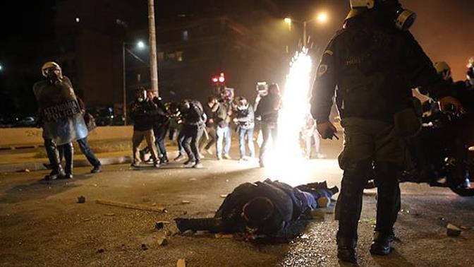 Σε πεδίο μάχης η Νέα Σμύρνη - Ντοκουμέντα από τα επεισόδια