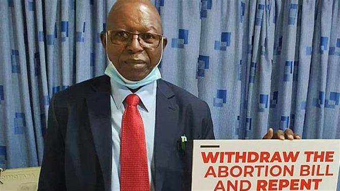Πέθανε από κορωνοϊό γνωστός αντιεμβολιαστής γιατρός στην Κένυα
