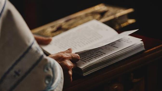 Δικογραφία σε βάρος ιερέων που είπαν το «Χριστός Ανέστη» τα μεσάνυχτα