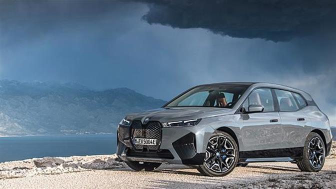Αμιγώς ηλεκτρική BMW iX: 523 ακούραστοι ίπποι!