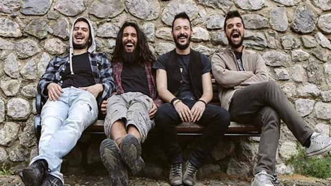 Οι Villagers of Ioannina City στη σκιά του ομορφότερου λόφου της Αθήνας
