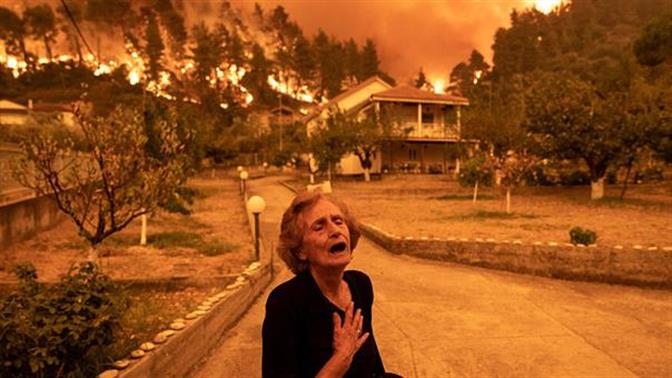 Η 81χρονη γυναίκα που έγινε το σύμβολο των πυρκαγιών