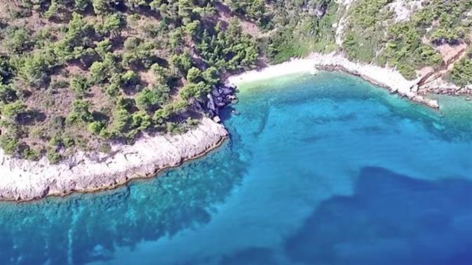 Υπέροχοι κολπίσκοι για βουτιές στην Αττική