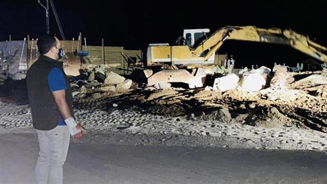 Ο Δήμαρχος Μυκόνου κατεδάφισε παράνομη κατασκευή στο Καλό Λιβάδι