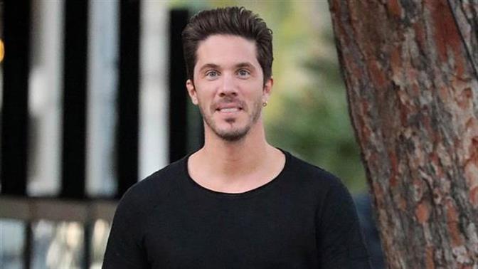 Μάχη με τον κορωνοϊό δίνει ο Νίκος Οικονομόπολος στον Ευαγγελισμό