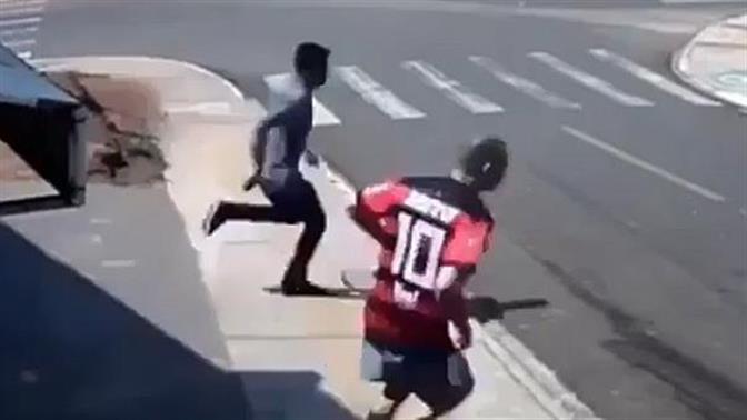 Κινηματογραφική διάσωση σπιτιών από επίδοξο κασκαντέρ