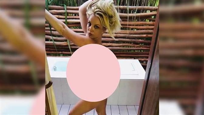 H Μπρίτνεϊ γιορτάζει ολόγυμνη την απελευθέρωση από την κηδεμονία του πατέρα της