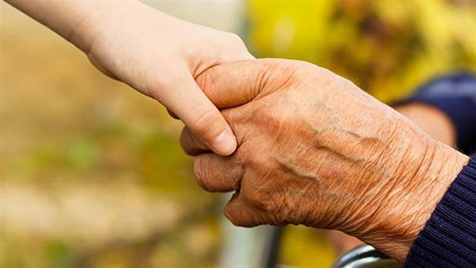 Οι ηλικιωμένοι έχουν πιο φιλοκοινωνική συμπεριφορά από τους νέους