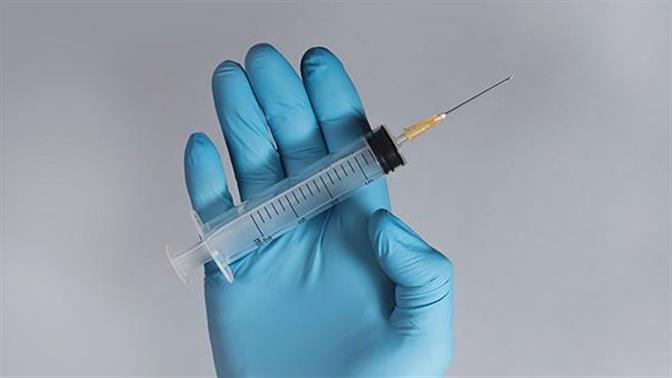 Ειδικεύομενοι γιατροί έκαναν εικονικό εμβόλιο ο ένας στον άλλο