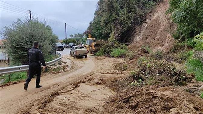 Συνταρακτικές εικόνες από το πέρασμα του ανεμοστρόβιλου στη Ζάκυνθο