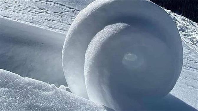 «Κύλινδροι χιονιού»: Τι είναι και γιατί εμφανίζονται στα βουνά