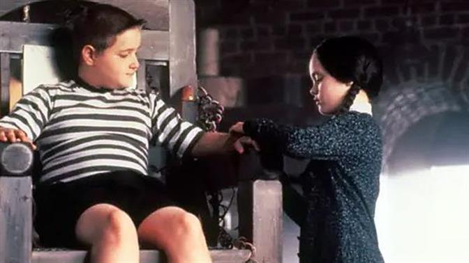 Πώς επηρεάζει η σχέση μεταξύ δύο αδερφών τη μετέπειτα ζωή;