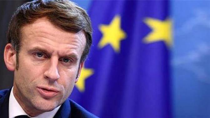 Μακρόν: «Τους ανεμβολίαστους θέλω πολύ να τους τσαντίσω»