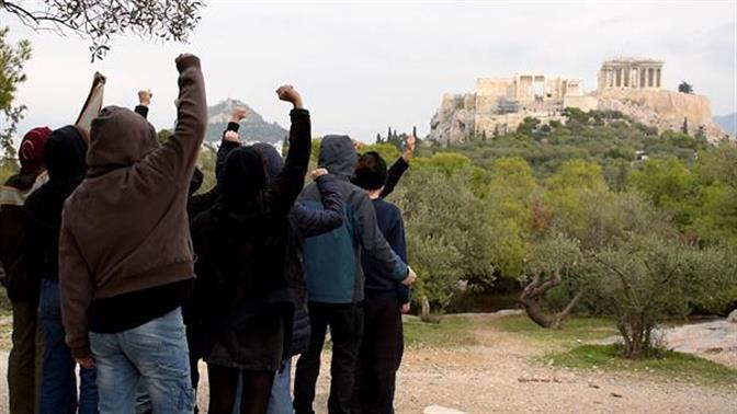 Αντιδράσεις για την ταινία με το γκέι ζευγάρι που κάνει σεξ στην Ακρόπολη