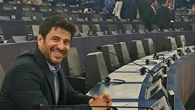 Α. Γεωργούλης: Έχω πάει με βερμούδα στο Ευρωκοινοβούλιο (βίντεο)
