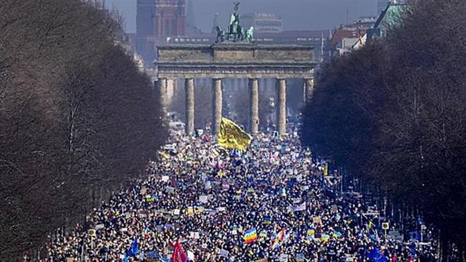 Πορείες για την Ουκρανία από το Μπουένος Άιρες ως το Βερολίνο [φωτό]