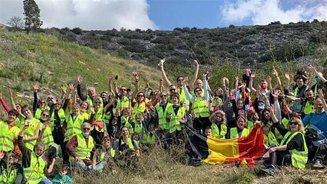 Οι Βέλγοι της Αθήνας δεντροφυτεύουν τον Υμηττό