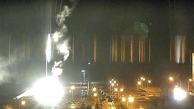 Η Ρωσία βομβαρδίζει πυρηνικό εργοστάσιο (βίντεο)