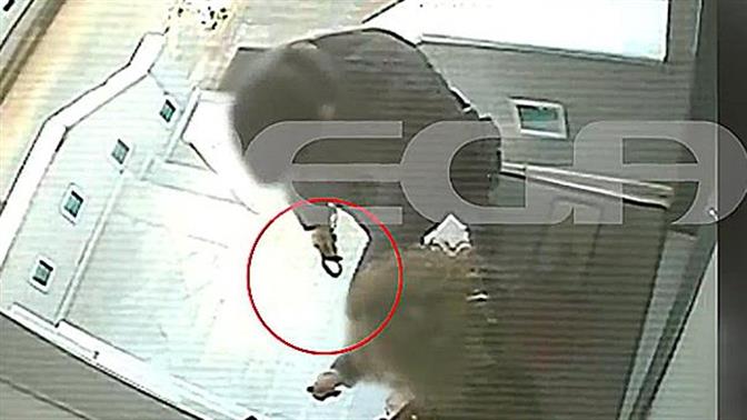 Απαγωγή λογίστριας από πρώην συνάδελφό της στη Θεσσαλονίκη [βίντεο ντοκουμέντο]