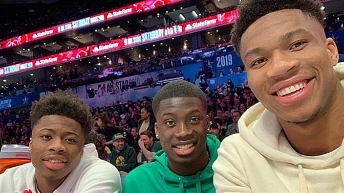 Οι Αντετοκούνμπο έκαναν την κλήρωση για το σπίτι των 100.000 ευρώ