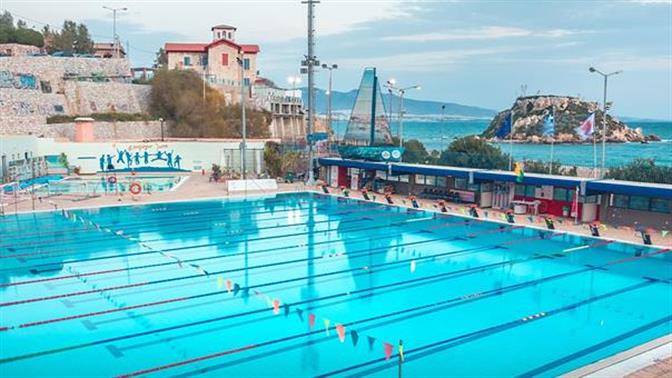 Οι πρώτες βουτιές στα κολυμβητήρια της Αθήνας